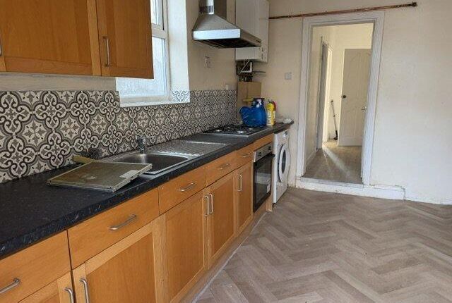 14, Bradbourne Road, Grays photo 3