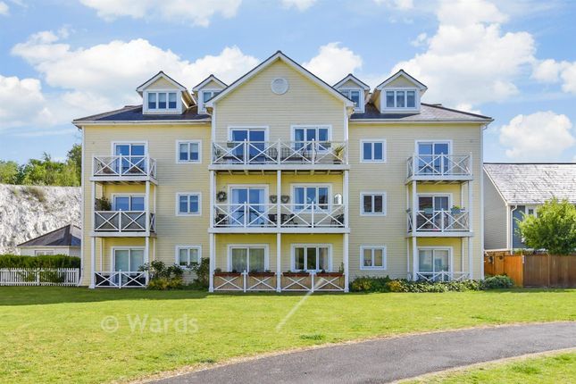 2-bed flat on 18, Alisander Close, Snodland, £220,000