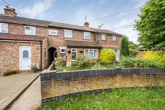 Thumbnail Terraced house for sale in Vale Road, Windsor