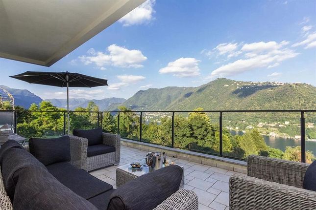 Thumbnail Villa for sale in Como, Lombardy, 22100, Italy