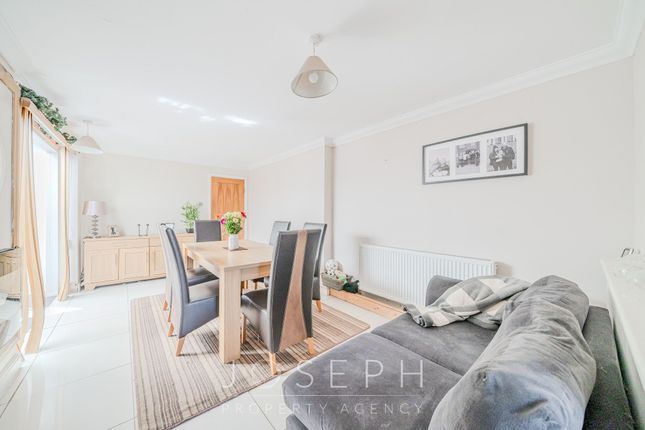 108 Bridgwater Road, Ipswich photo 4