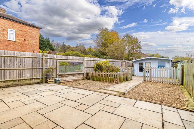 8, Hilltop, St. Albans photo 3