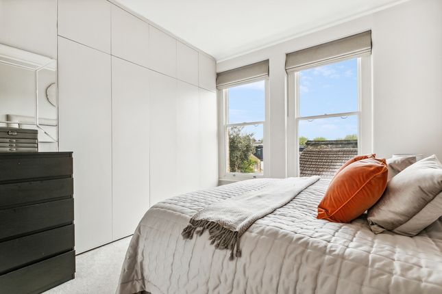 Flat for sale in New Kings Road, London