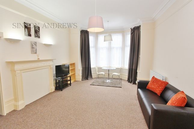 Thumbnail Flat to rent in Marchwood Crescent, Ealing