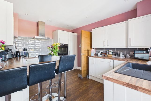 128, Aldsworth Avenue, Worthing photo 3