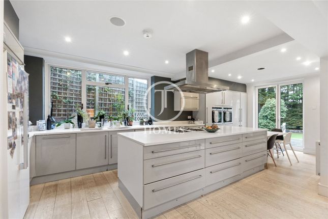 4, Ridge Close, London photo 2