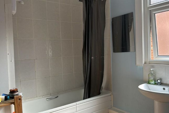40 St. Peters Road, Leicester photo 4