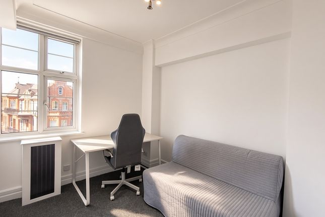 Flat 38 Northways, College Crescent, London photo 2