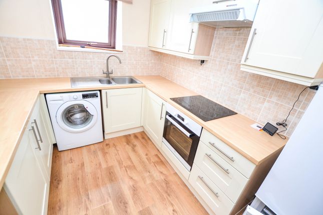 Flat for sale in Marine Parade East, Clacton-On-Sea, Essex