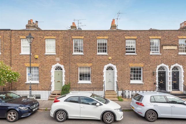 Thumbnail Terraced house for sale in Grove Road, Windsor