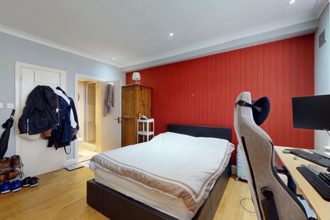 Flat 1 199, Gunnersbury Lane, London photo 2