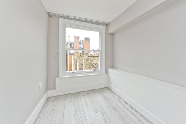 Flat to rent in Princes Square, London