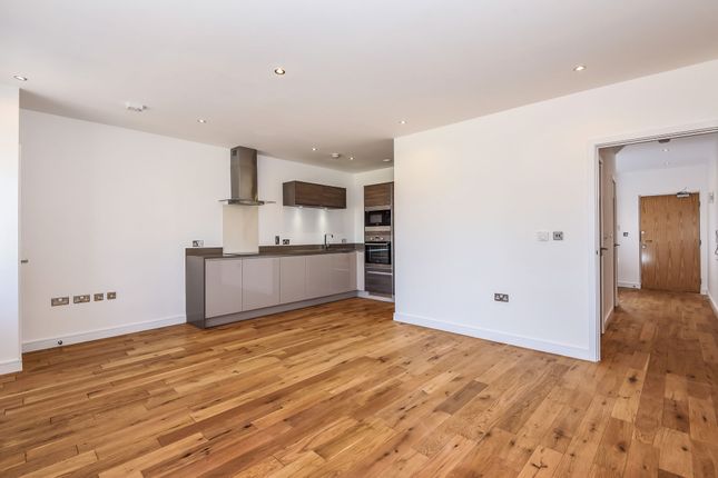 Flat 7, Lovejoy Court, London photo 3