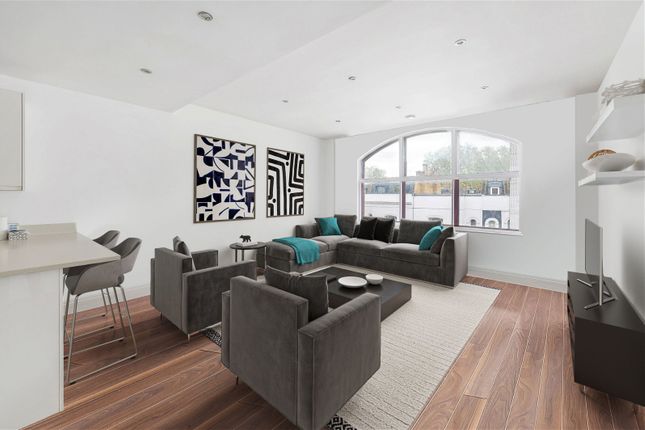 Thumbnail Flat for sale in 17 Harwood Road, London
