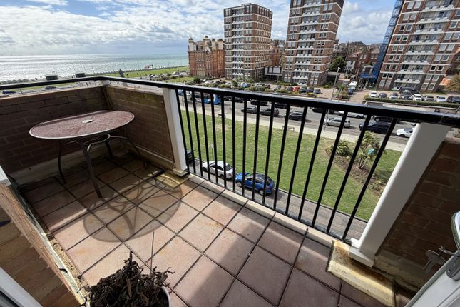 Flat 12, 1, Grand Avenue, Hove photo 4