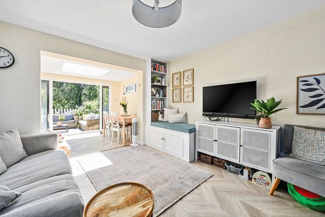 92 Forest Dene, Crowborough photo 2