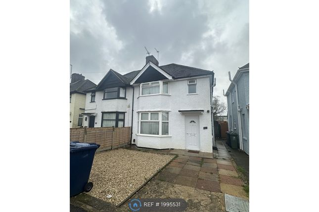 Thumbnail Semi-detached house to rent in Cricket Road, Oxford