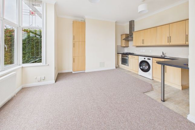 Flat 3 34, Alphington Road, Exeter photo 2