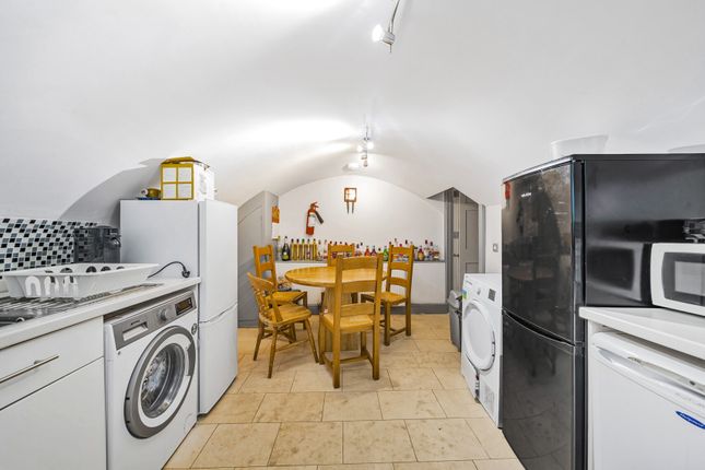 Flat for sale in Alfred Street, Bath, Somerset