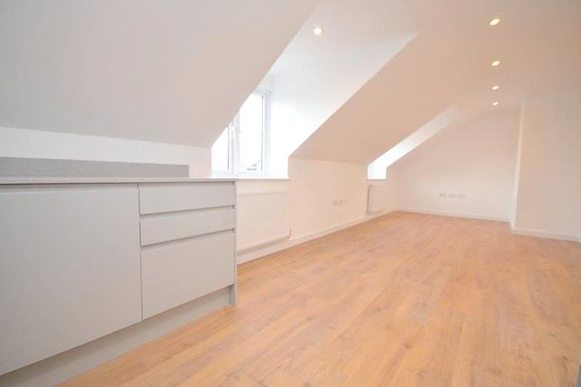 Flat to rent in St Lawrence Road, Upminster, Essex