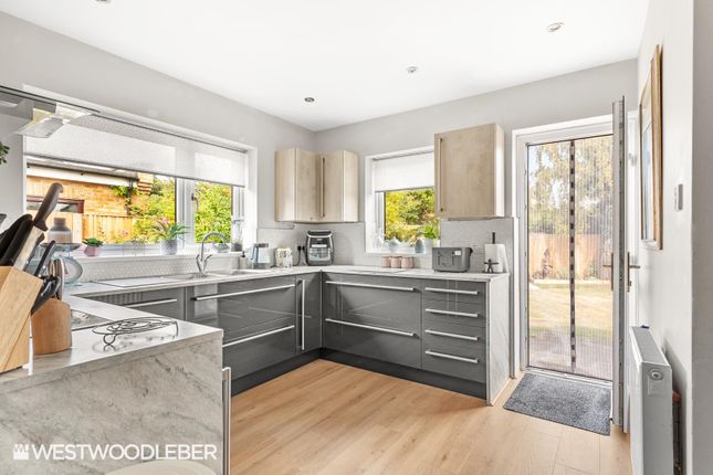 23, Brickendon Green, Hertford photo 3