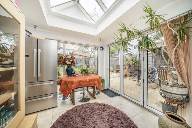 12, Barlow Road, London photo 4