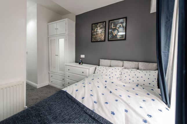 Room 2, 118, Liverpool Road, Eccles photo 2