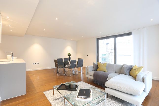 Flat to rent in Chartwell House, Waterfront Drive, London