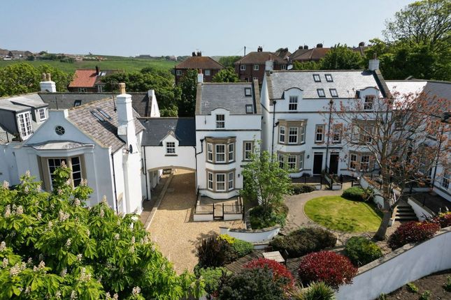 Town house for sale in Spital Bridge, Whitby