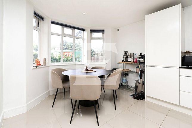 Flat 1,, 613, Watford Way, London photo 4