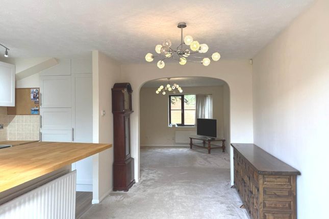 42, Miersfield, High Wycombe photo 3