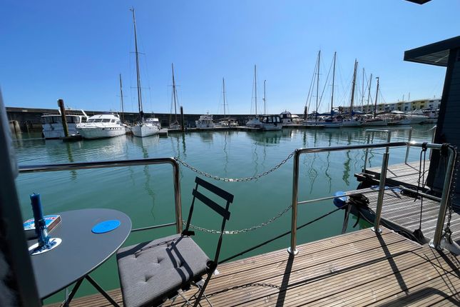 Waterlodge 1 Max Brighton Marina Village, Brighton photo 2