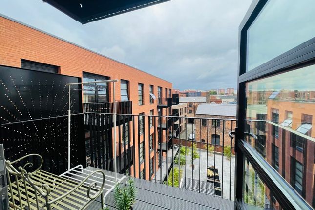 1-bed flat on Gunsmith House, Price Street, Birmingham, £260,000