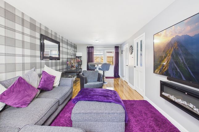8, Millfore Court, Irvine photo 2