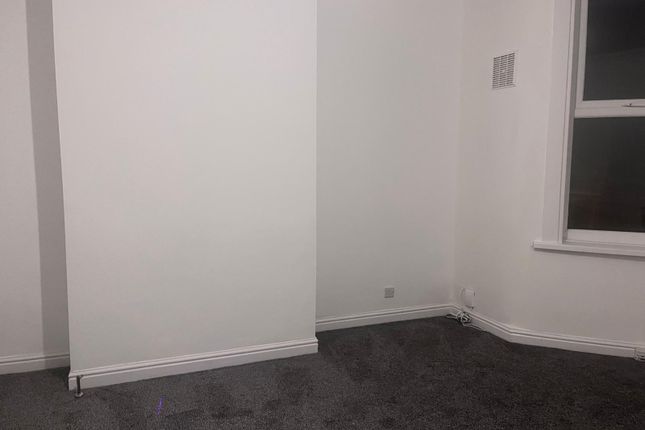 2, Roderick Street, Leeds photo 2