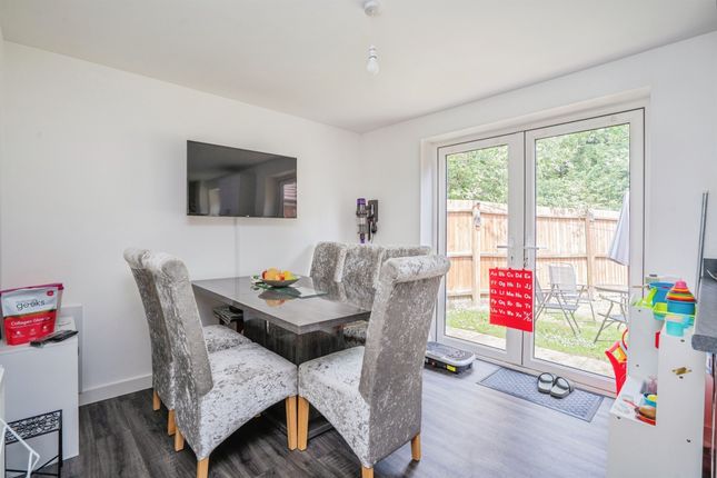 19, Taylor Close, Waterlooville photo 4
