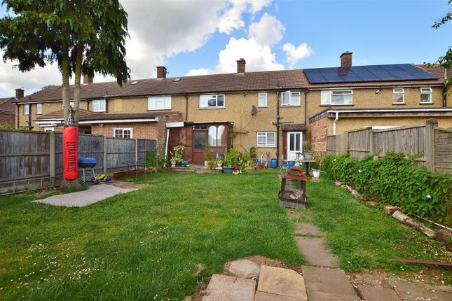Thumbnail Terraced house for sale in The Cherries, Slough