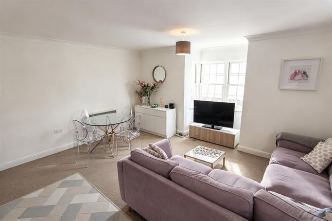Blackwell Close, London photo 3