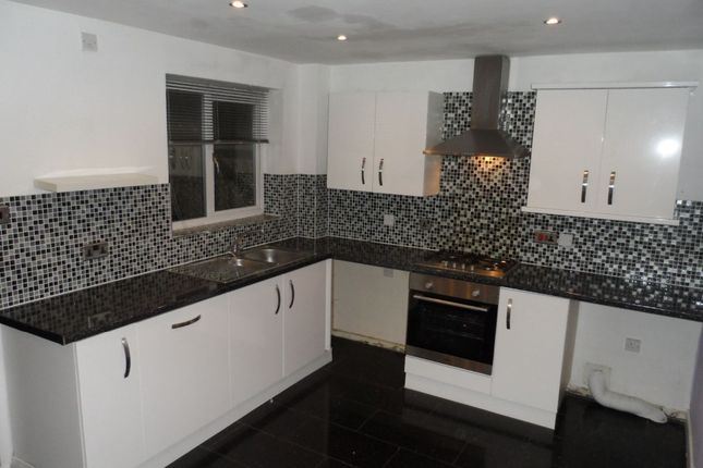 32 Latebrook Close, Stoke-on-Trent photo 2