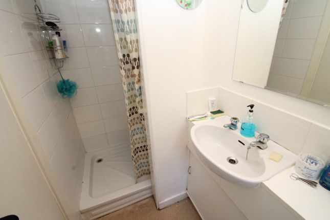 Hyde Park Terrace, Leeds photo 5