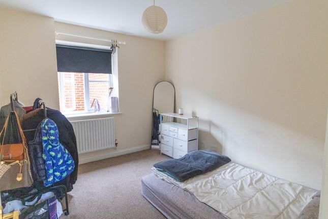 Flat 22, The Cloisters, Junction Road, Andover photo 5