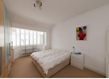 Flat to rent in Sunny Gardens Road, London