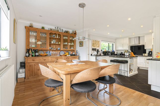 14, Manor Road, Aldershot photo 4