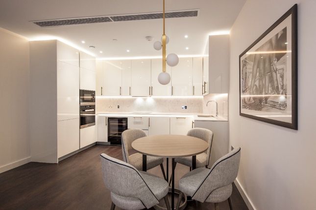 Flat to rent in The Residences, Nine Elms, London