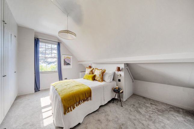 10C, Vineyard Hill Road, London photo 4
