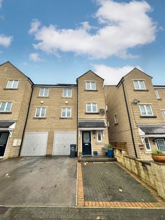 Thumbnail Terraced house to rent in Larkfield Court, Brighouse
