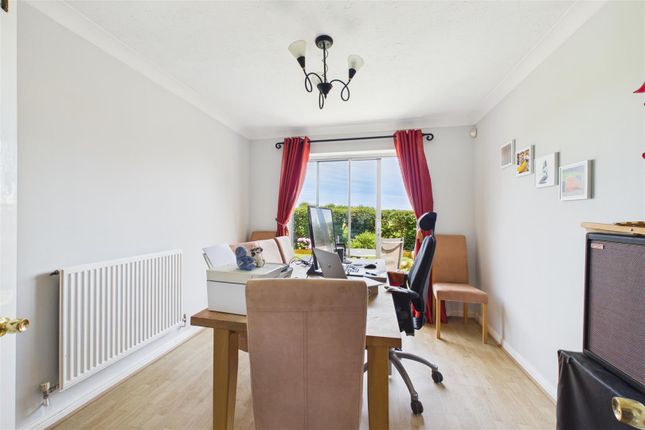 Keepers Cottage, 45, Moore Close, Newark photo 4