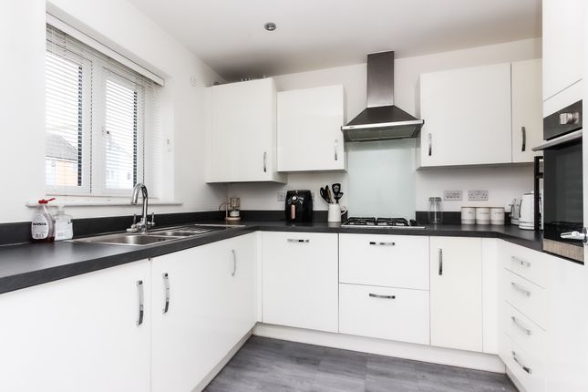 49, Waterside Road, Wellingborough photo 2