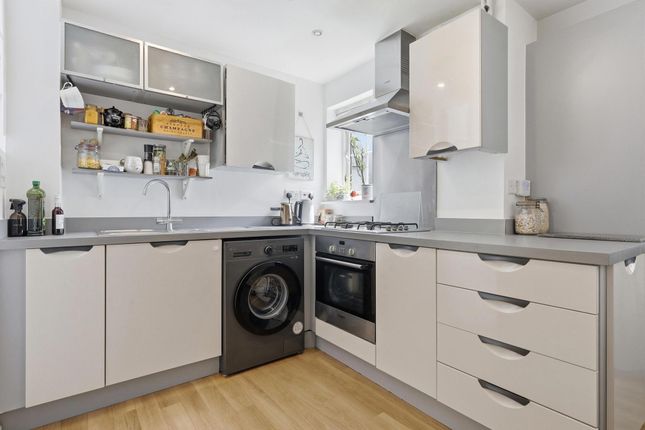 19, Lambourne Chase, CHELMSFORD photo 3