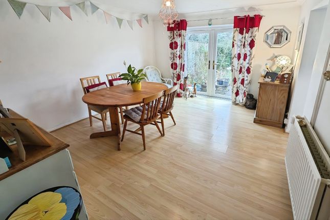 26, Ash Close, Gloucestershire photo 4